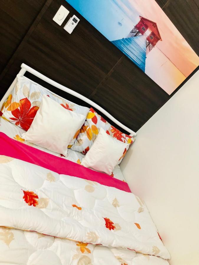 Air Residence 1Br With Balcony Free Netflix And Disney Plus Manila Ngoại thất bức ảnh