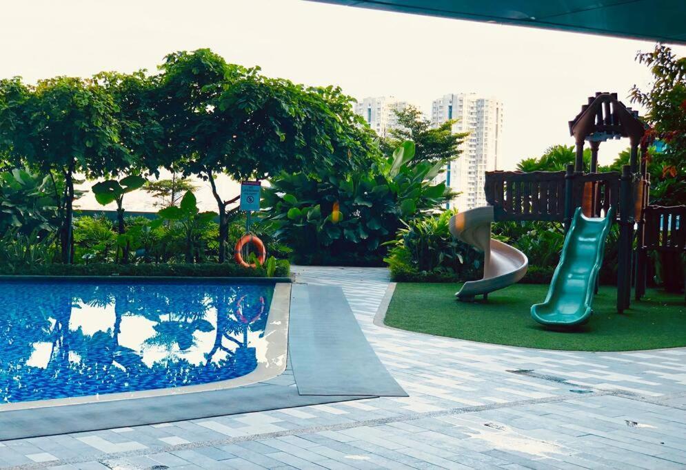 Air Residence 1Br With Balcony Free Netflix And Disney Plus Manila Ngoại thất bức ảnh