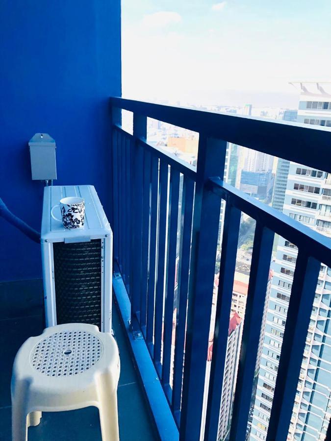 Air Residence 1Br With Balcony Free Netflix And Disney Plus Manila Ngoại thất bức ảnh
